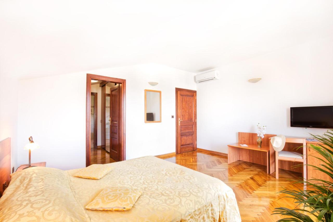 Villa Sveta Eufemija Bed End Breakfast I Rovinj Exterior foto